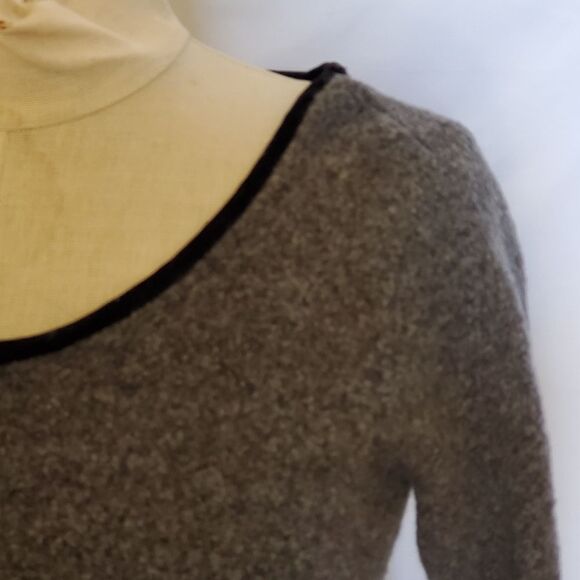 J. Jill Sweater Gray with Scoop Neck, Size L/M - Picture 4 of 7